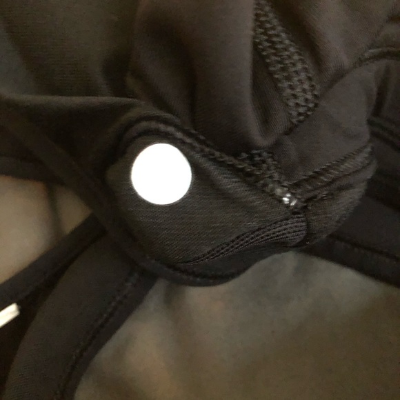 Lululemon Sports Bra black size 2 - Picture 6 of 6